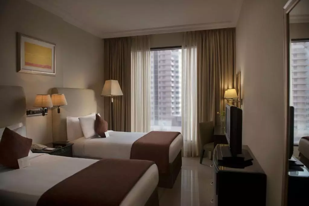Two Seasons Hotel and Apartments